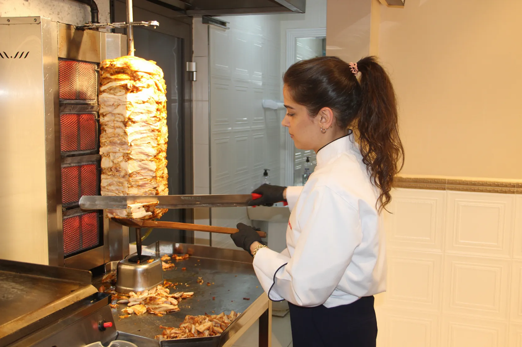 Önyargıları döner bıçağıyla kırdı