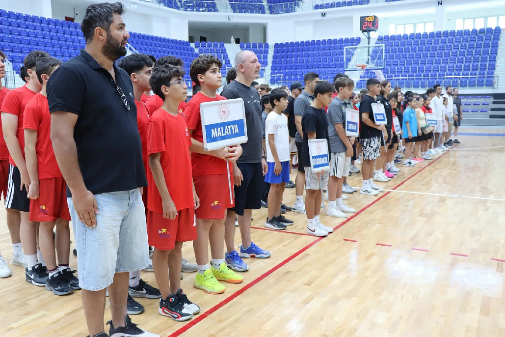 Anadolu Yıldızlar Ligi Basketbol yarı finalleri Malatya'da başladı