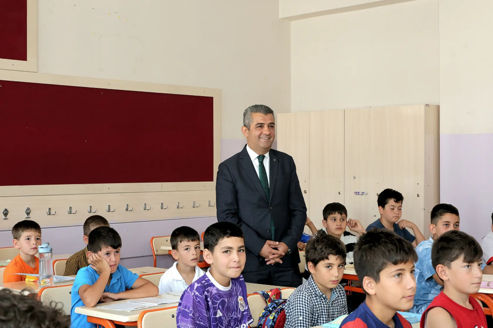 Yaz kurslarında çocukların neşesi umut oluyor