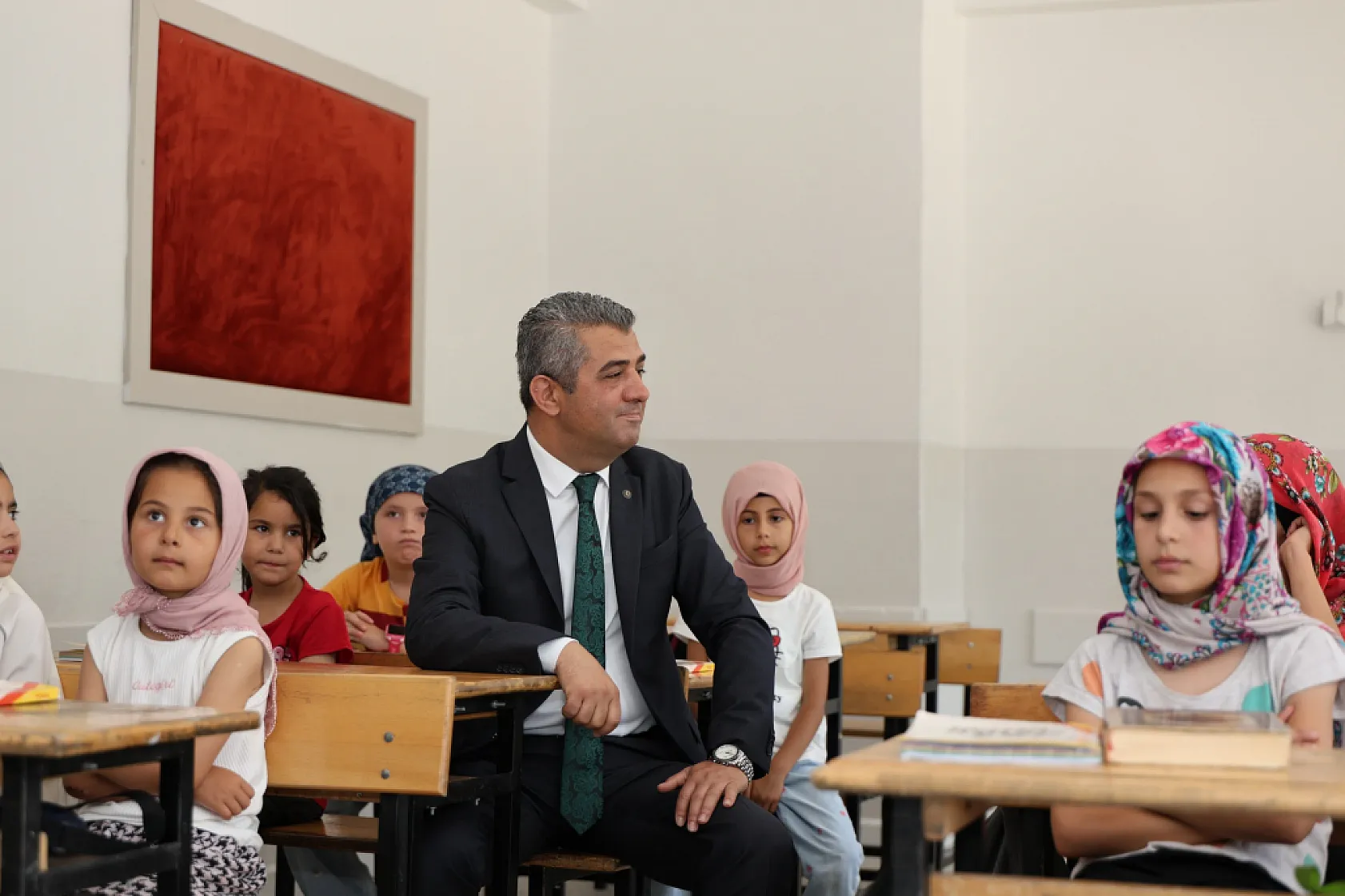 Yaz kurslarında çocukların neşesi umut oluyor