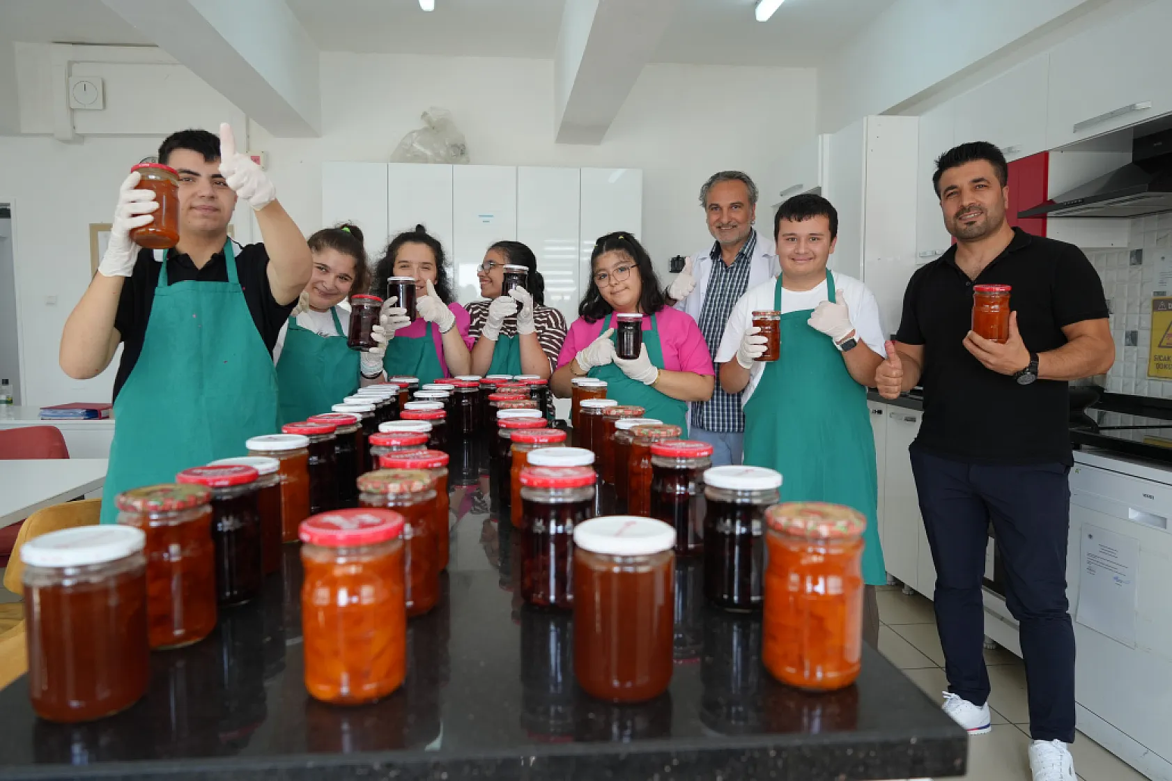 Özel öğrenciler yaz tatilini üreterek ve eğlenerek geçiriyor