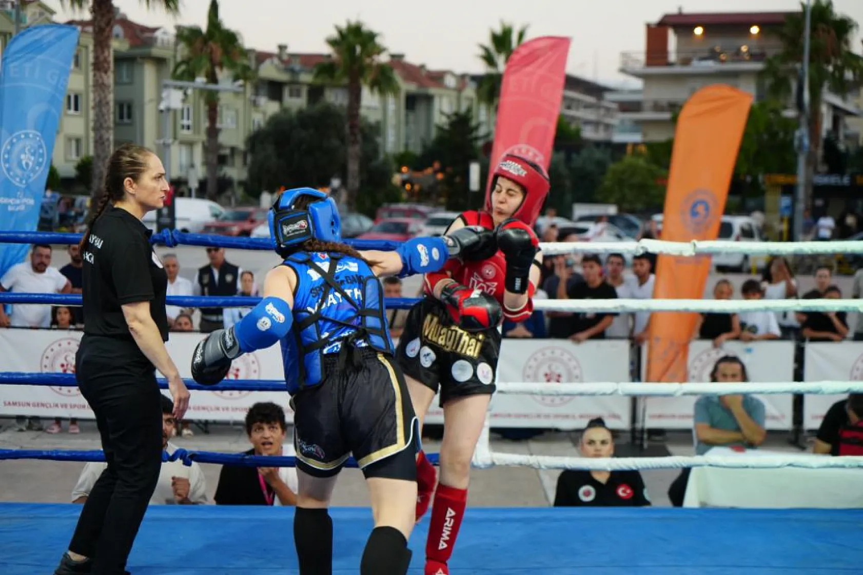 Samsun'da Muay Thai heyecanı: 350 sporcu açık hava ringinde buluştu