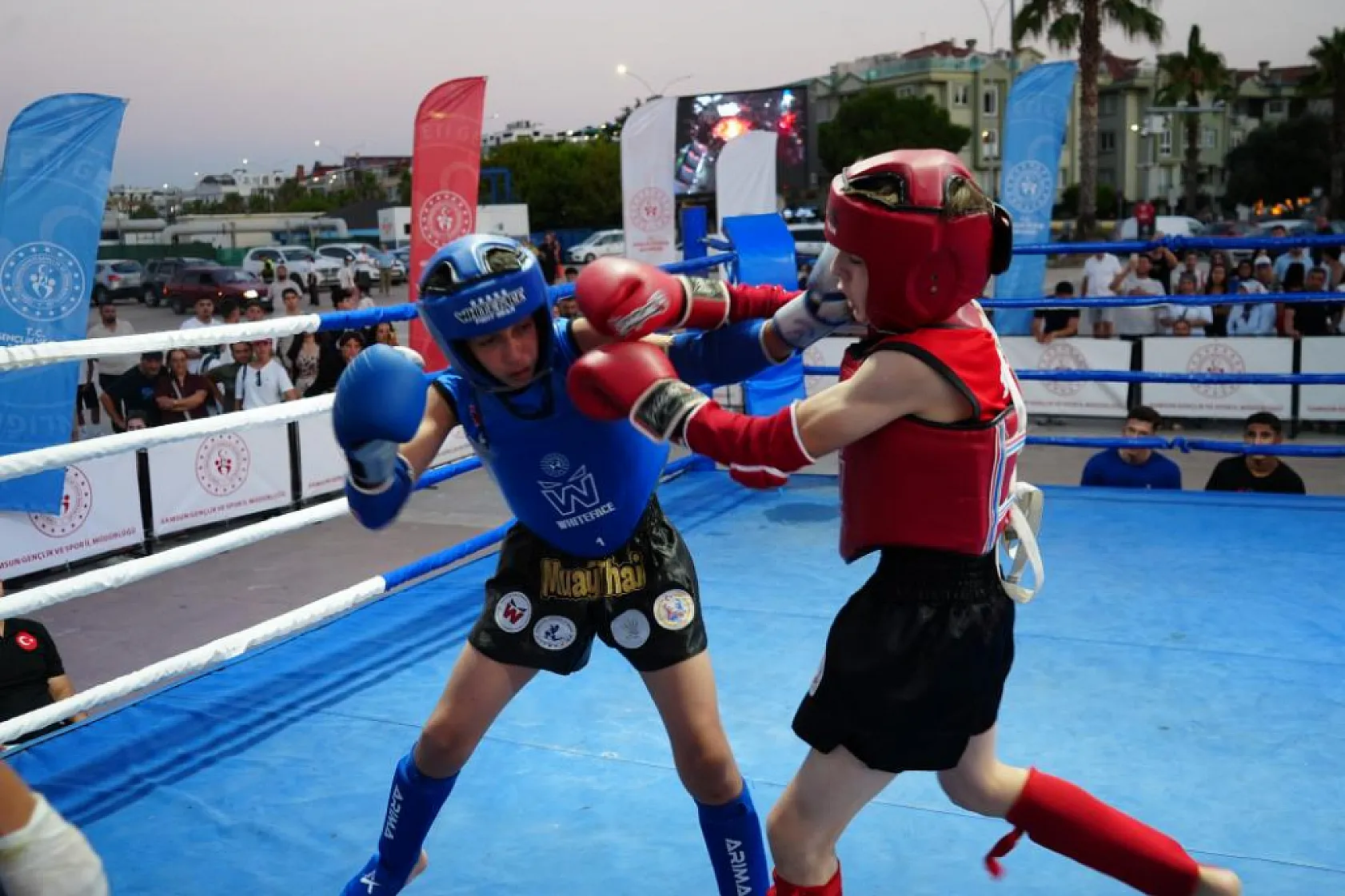 Samsun'da Muay Thai heyecanı: 350 sporcu açık hava ringinde buluştu
