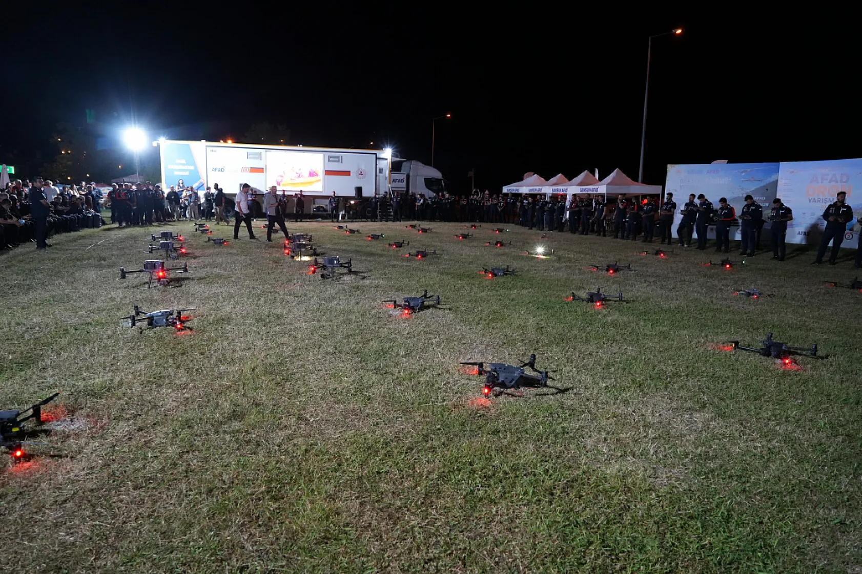 Samsun'da 50 dronla gökyüzünde görsel şölen
