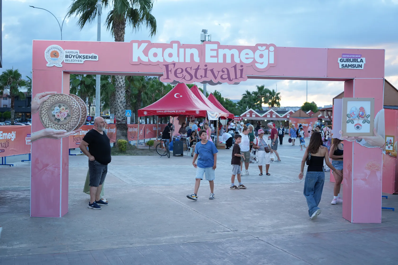 Samsun'da kadınların el emeği festivalde görücüye çıkıyor