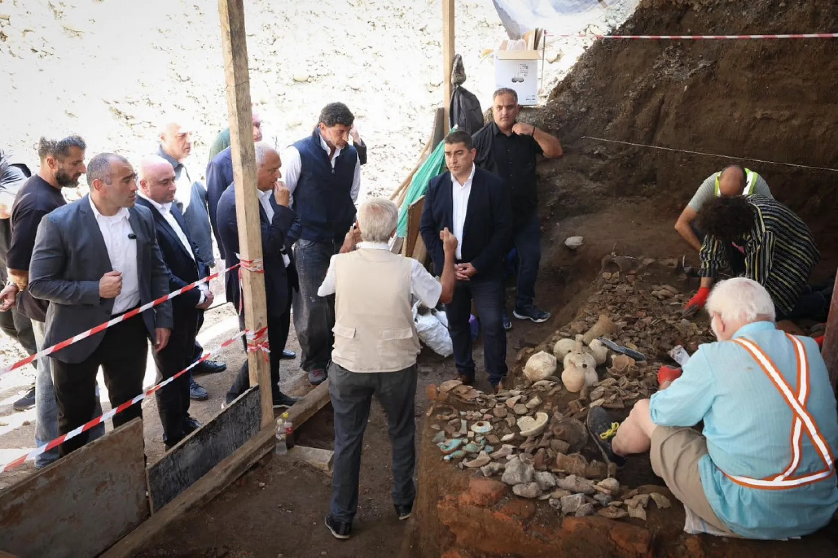 Tiflis'te yol çalışmasında 10. yüzyıla ait seramikler bulundu