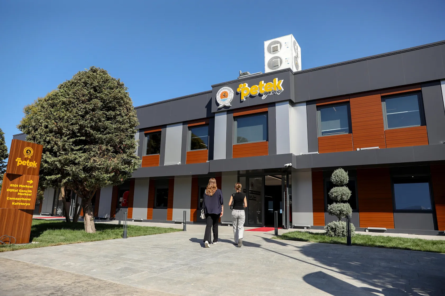 Samsun Büyükşehir Belediyesi'nin Petek Genç'i ziyaret akınına uğradı