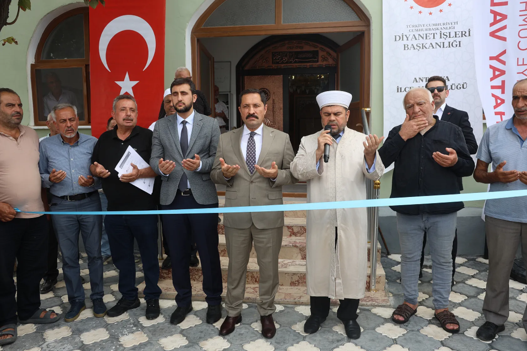 Asrın felaketinin ardından Hatay'da inşa edilen 135'inci cami ibadete açıldı