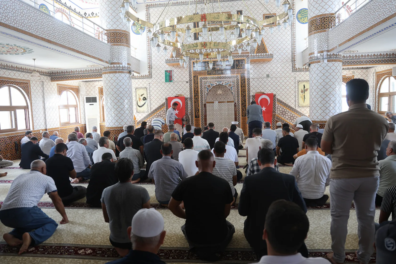 Asrın felaketinin ardından Hatay'da inşa edilen 135'inci cami ibadete açıldı