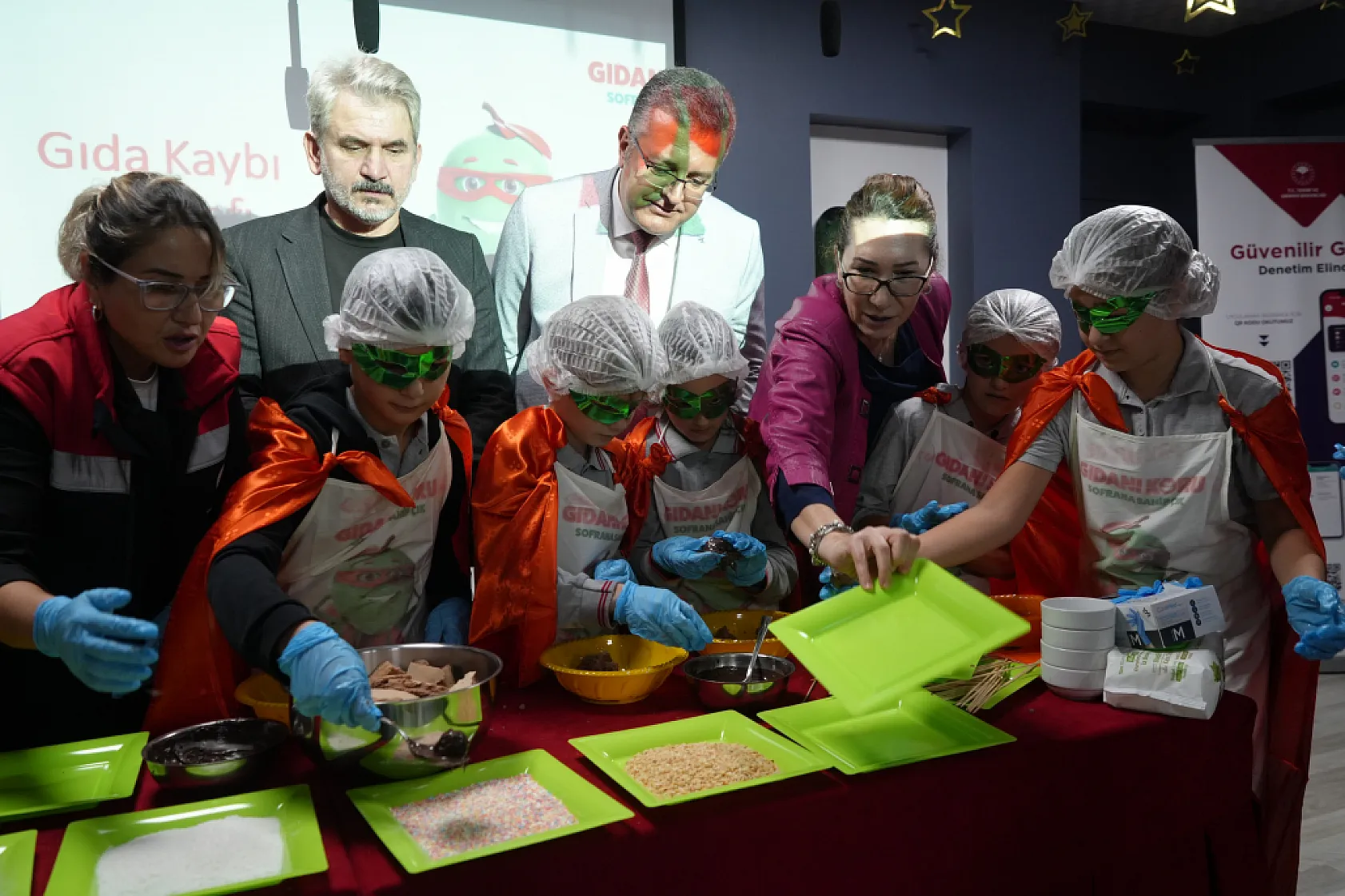 Bayat kekler çikolata toplarına dönüştü