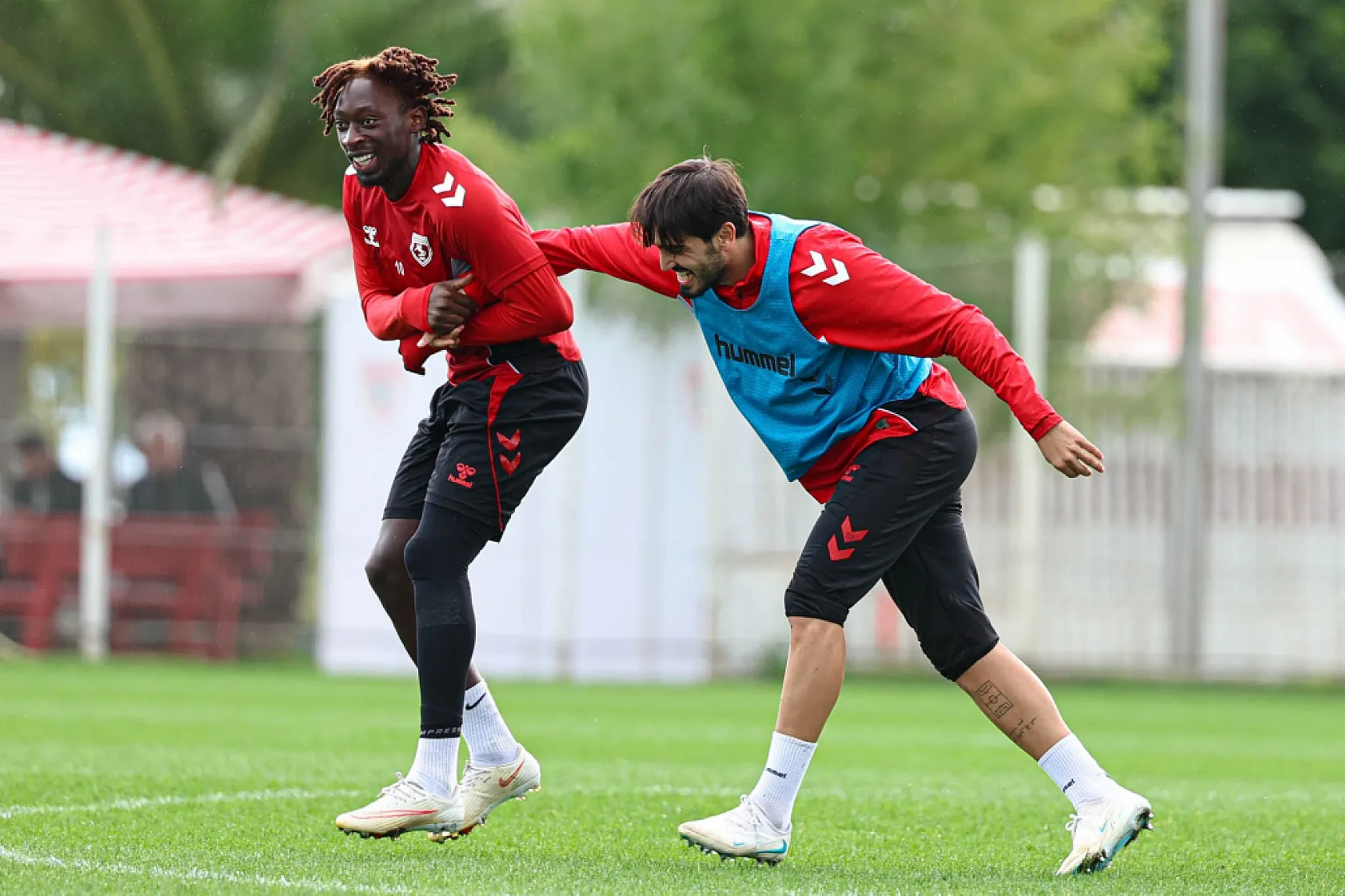 Samsunspor'da mağlubiyet serisine rağmen yüzler gülüyor! Bjelica yönetiminde Kasımpaşa mesaisi