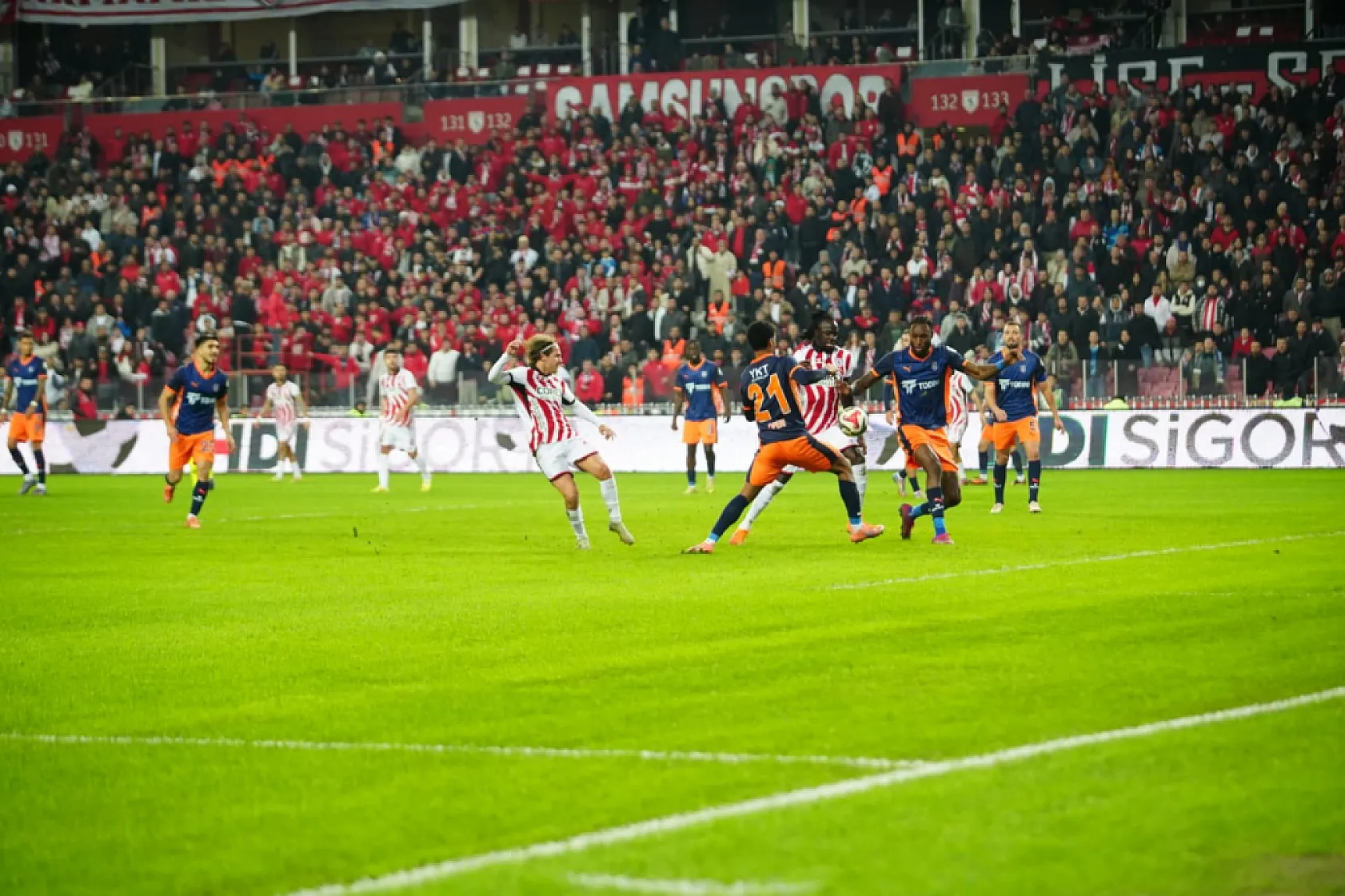 Samsunspor Evinde Başakşehir'e Boyun Eğdi: 0-2
