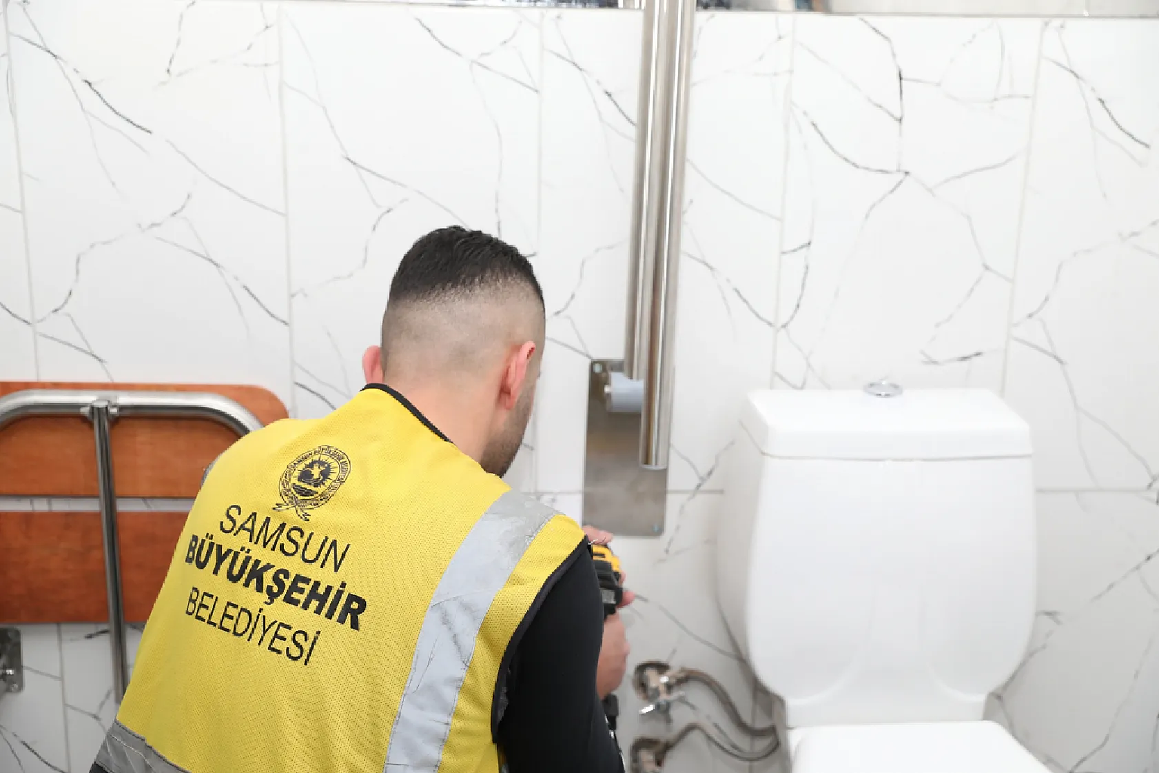 Büyükşehir'den Ev İçi Tutunma Aparatı Desteği