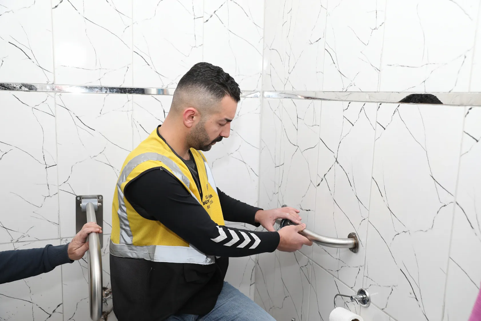 Büyükşehir'den Ev İçi Tutunma Aparatı Desteği