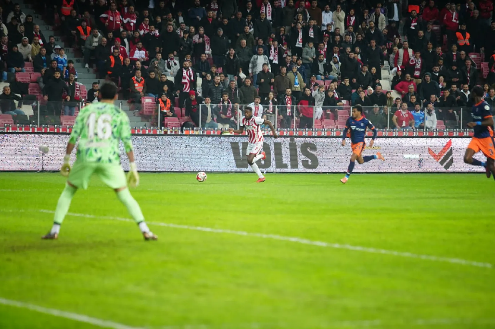 Samsunspor Evinde Başakşehir'e Boyun Eğdi: 0-2