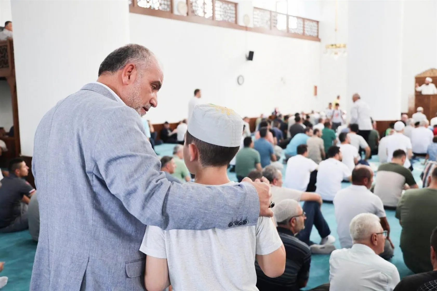 Canik Belediyesi'nden Gençlere Dondurma İkramı