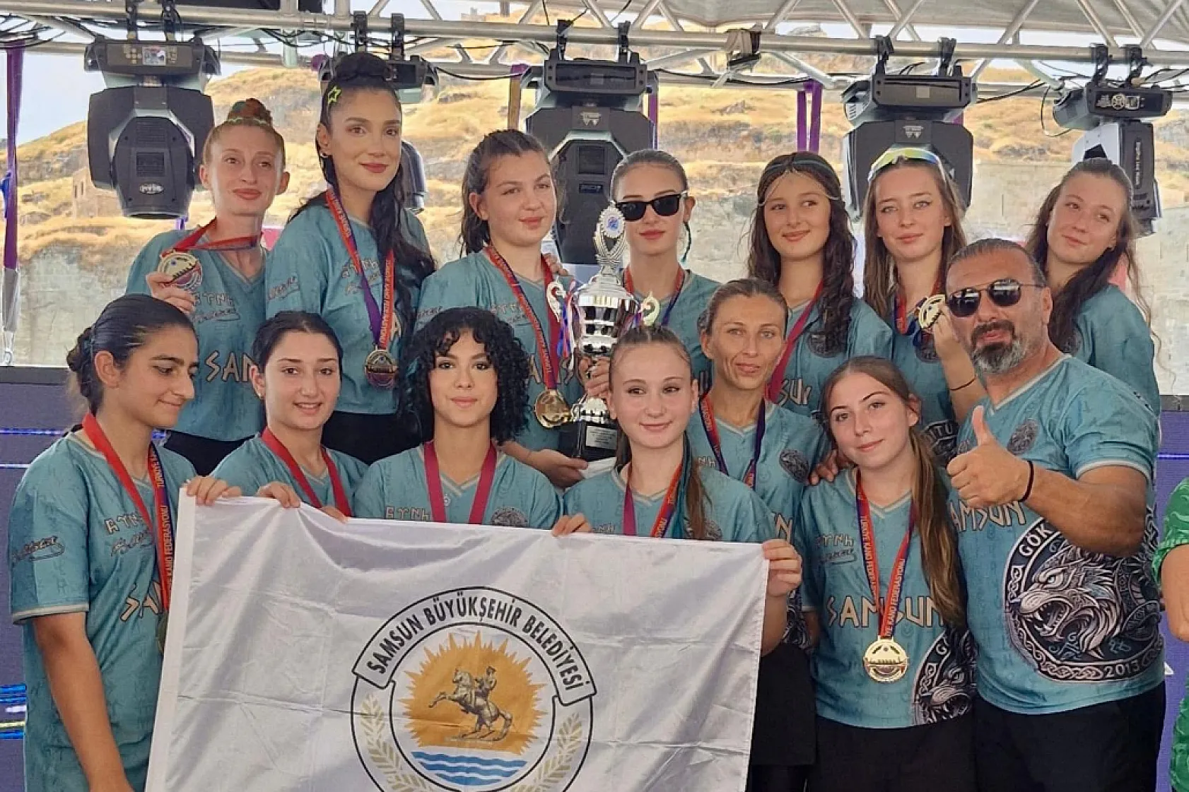 Dragon Bot Yarışı'nda Samsun Büyükşehirli Sporcular Şehre 3 Kupa İle Döndü