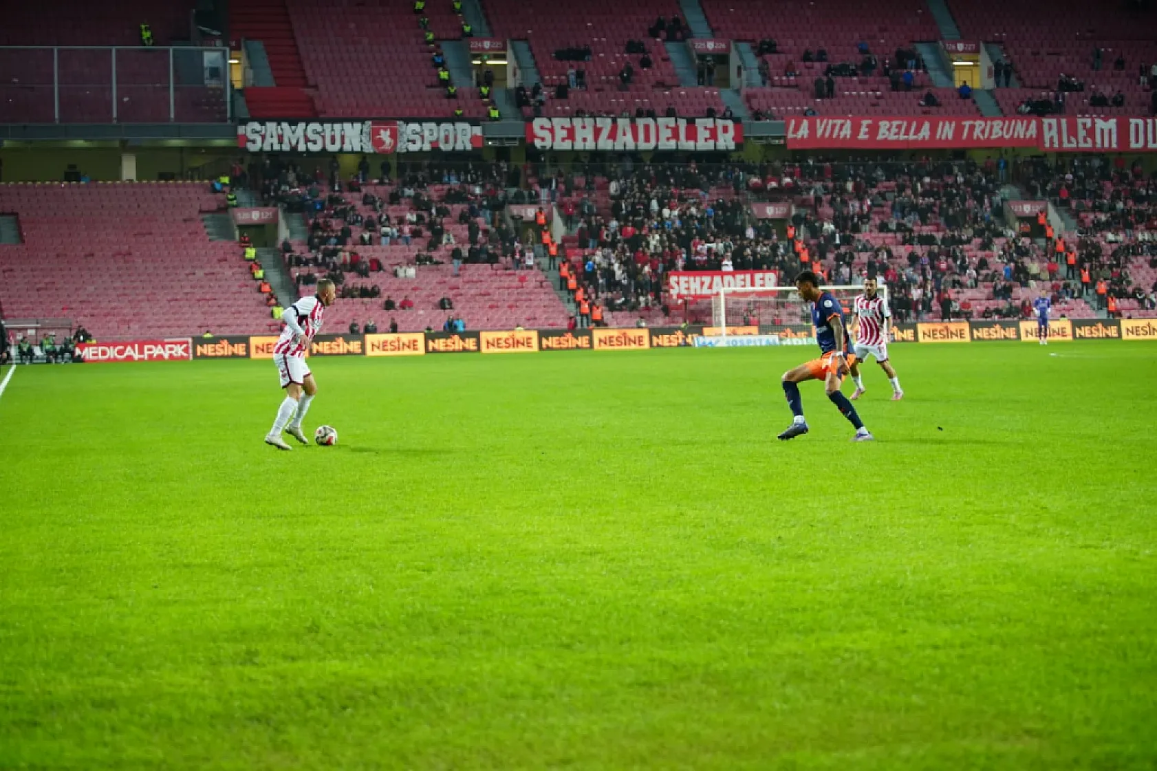 Samsunspor Evinde Başakşehir'e Boyun Eğdi: 0-2