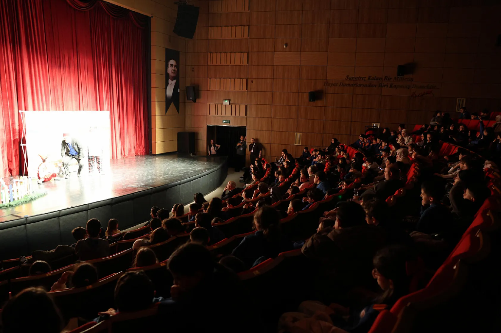 Samsun'da 8. Uluslararası Tiyatro Festivali başladı