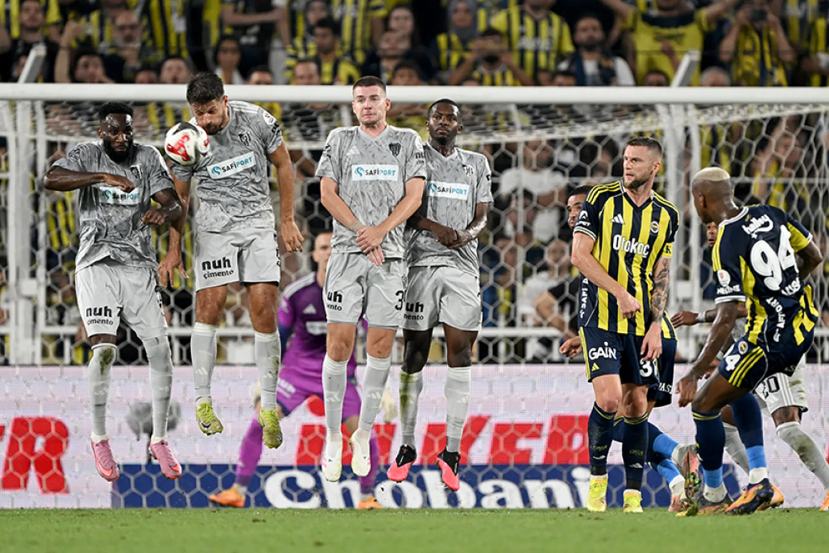 Fenerbahçe Kocaelispor'u 3-1'le Geçti: İlk 3 Puan 3 Golle Geldi