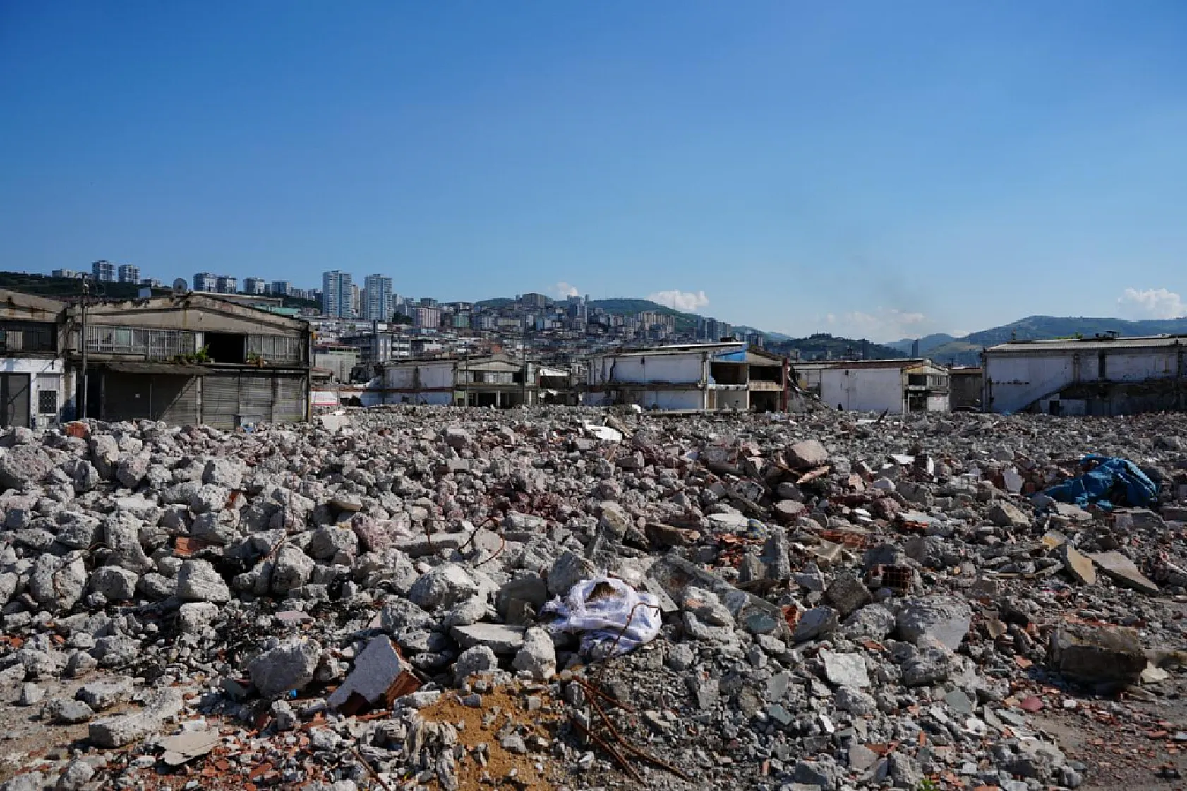 Gülsan sanayi sitesi'nde yıkımlar devam ediyor