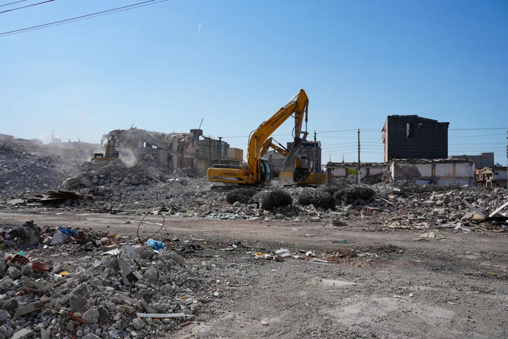 Gülsan sanayi sitesi'nde yıkımlar devam ediyor