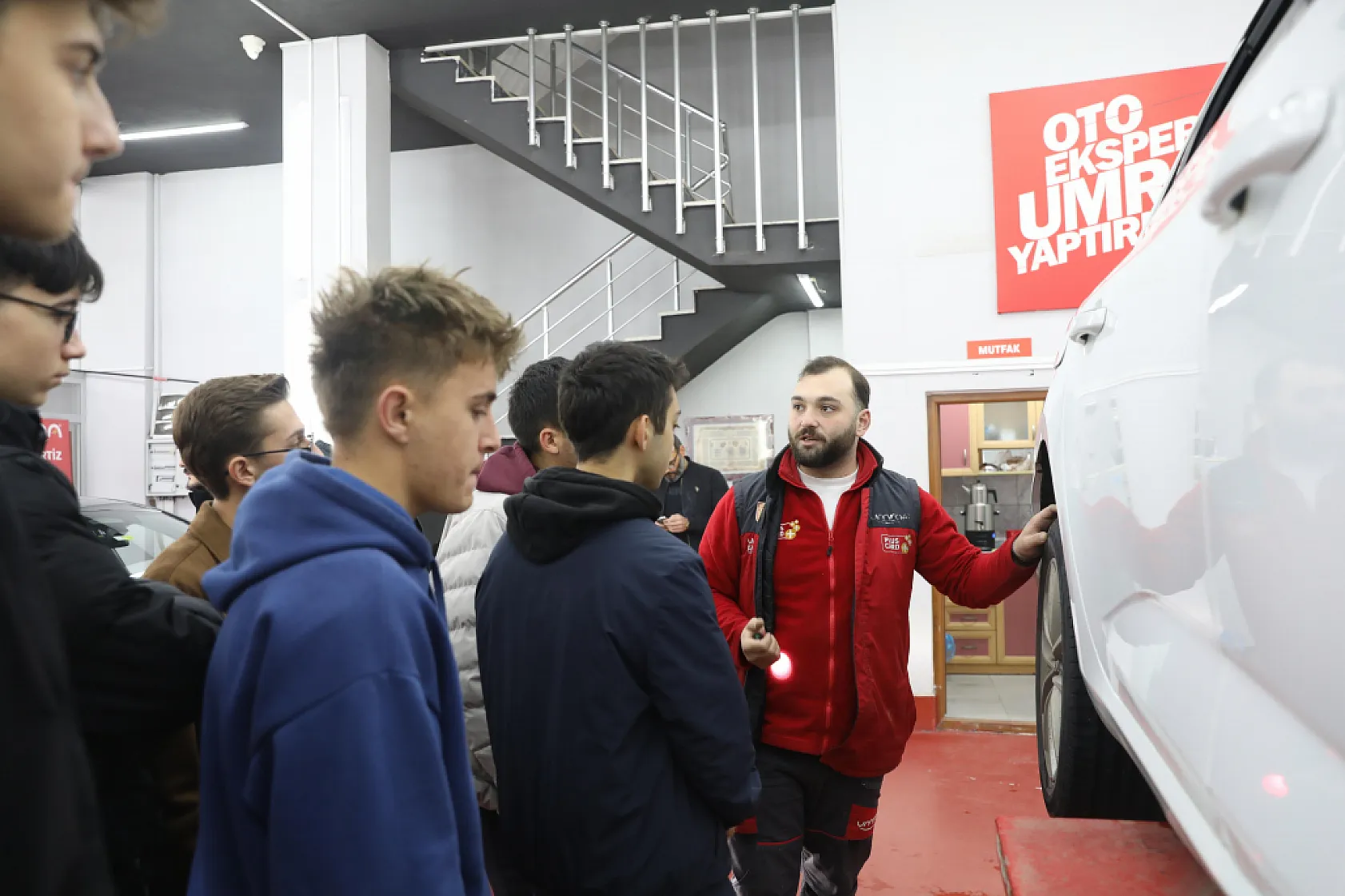 Büyükşehir'le Gençler Mesleğe Hazırlanıyor!