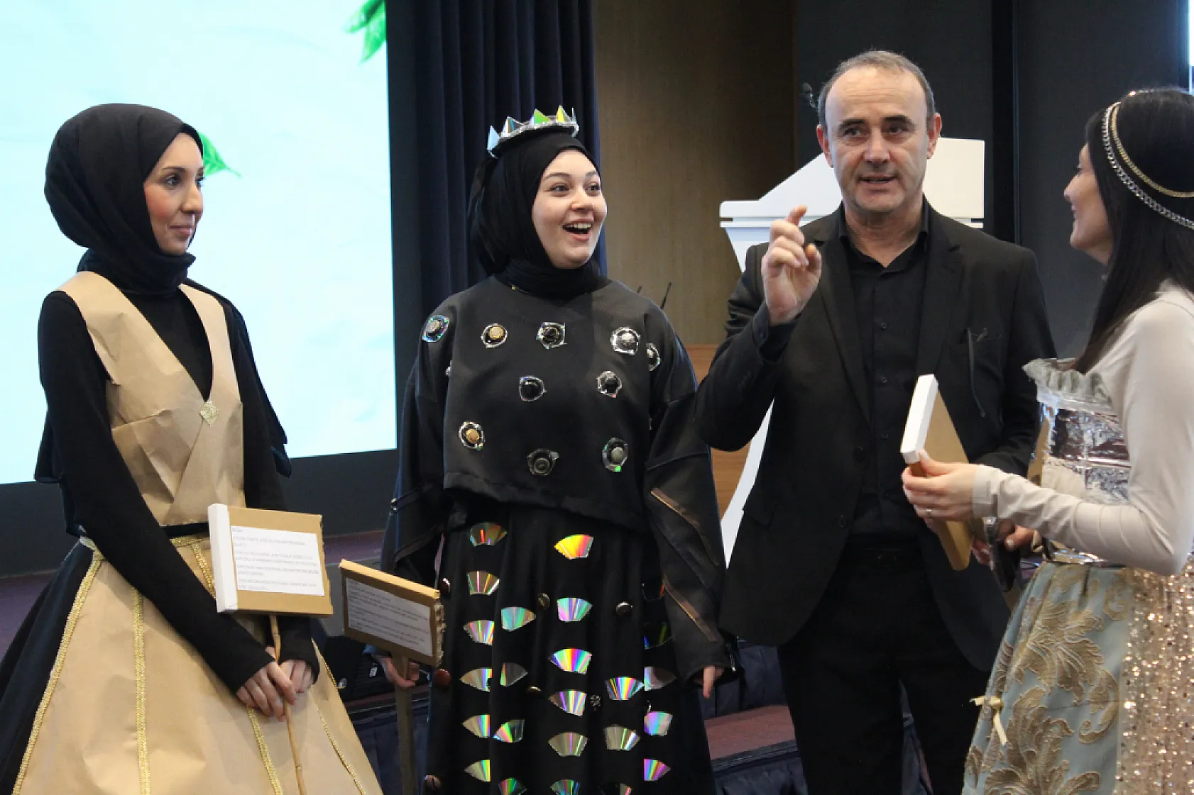 Atıktan modaya: Atıktan gelinlik yaptı, görenler inanamadı