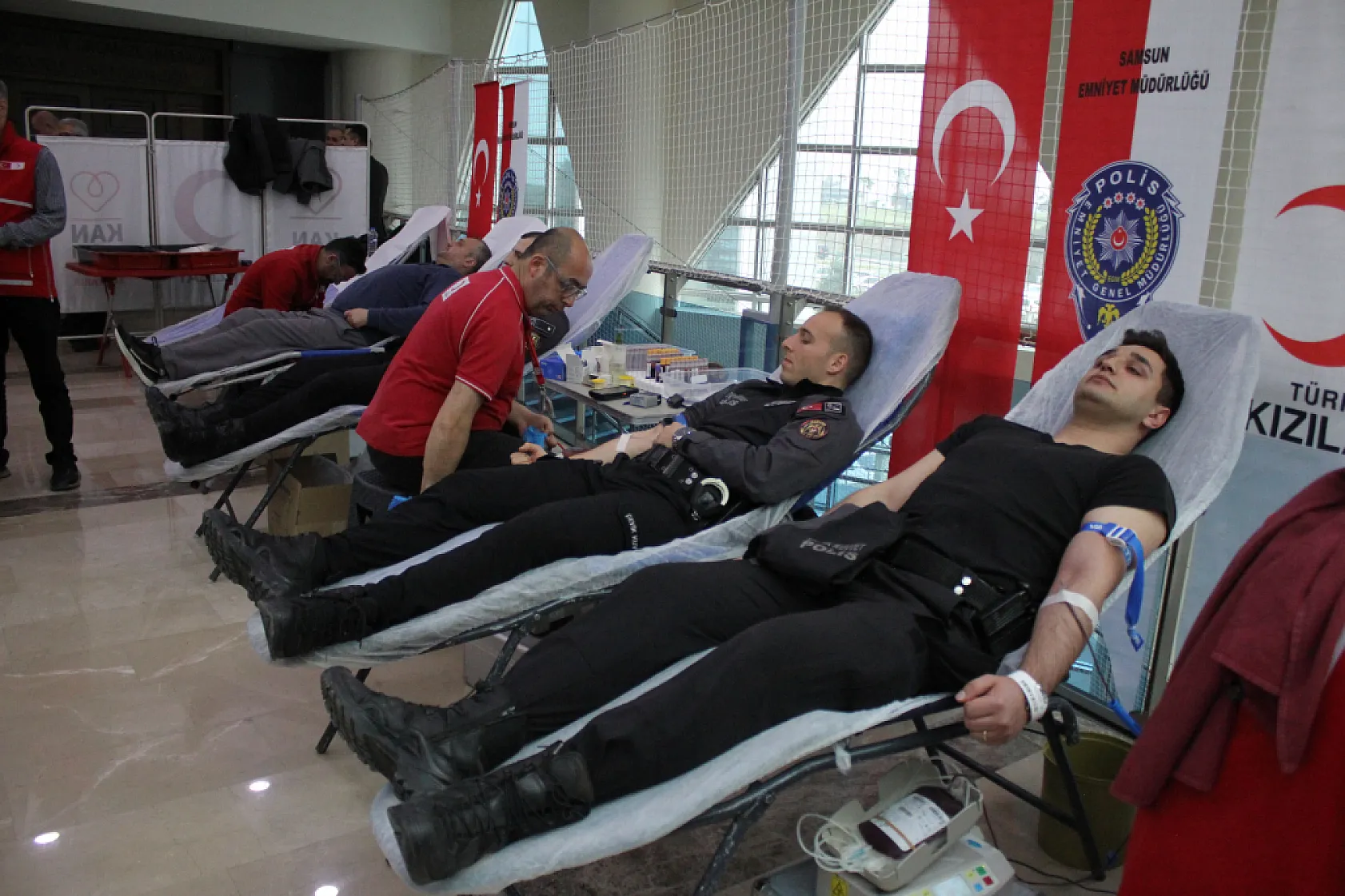 Samsun'da polislerden anlamlı bağış: 181 personel kan verdi