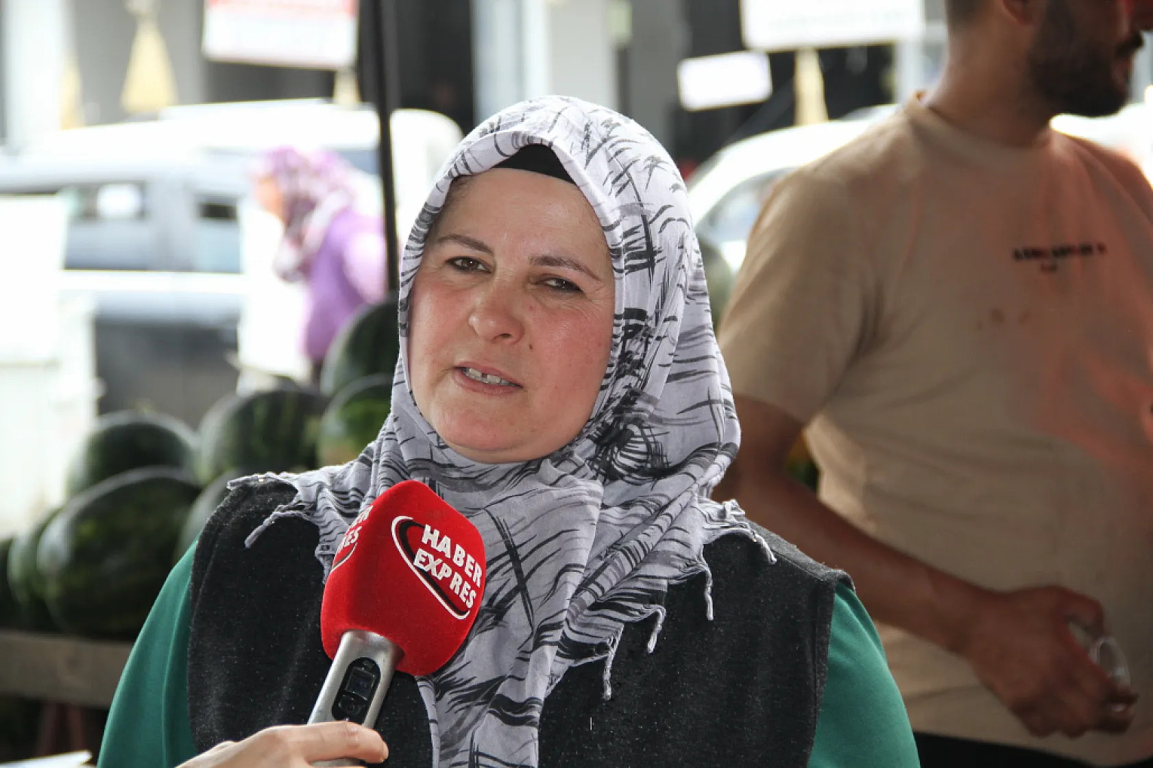 Çarşamba pazarında fiyatlar vatandaşı ikiye böldü