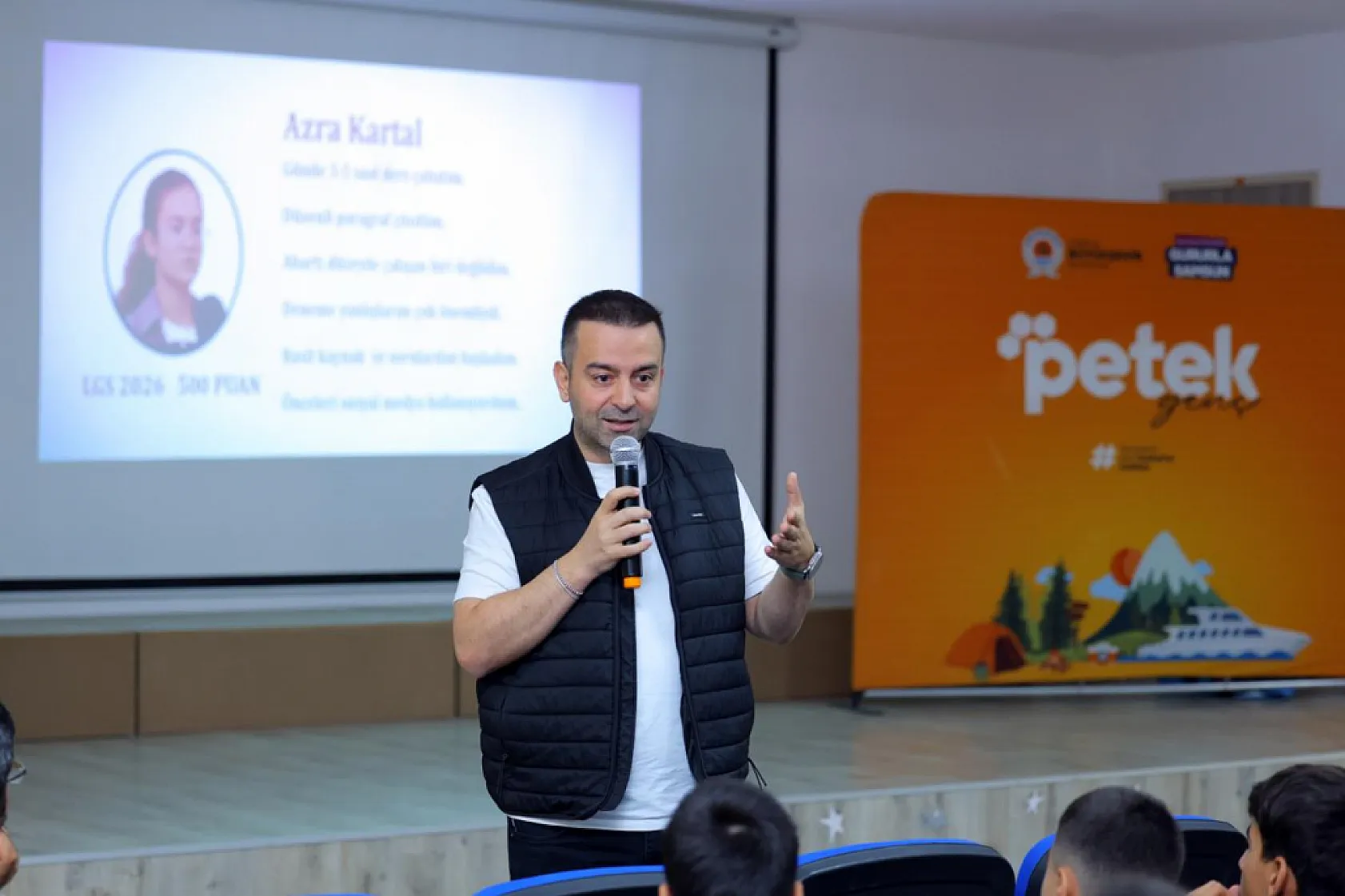 Petek Genç Lgs Yolculuğu Ve Petek Genç Kariyer Buluşmaları programları Başladı