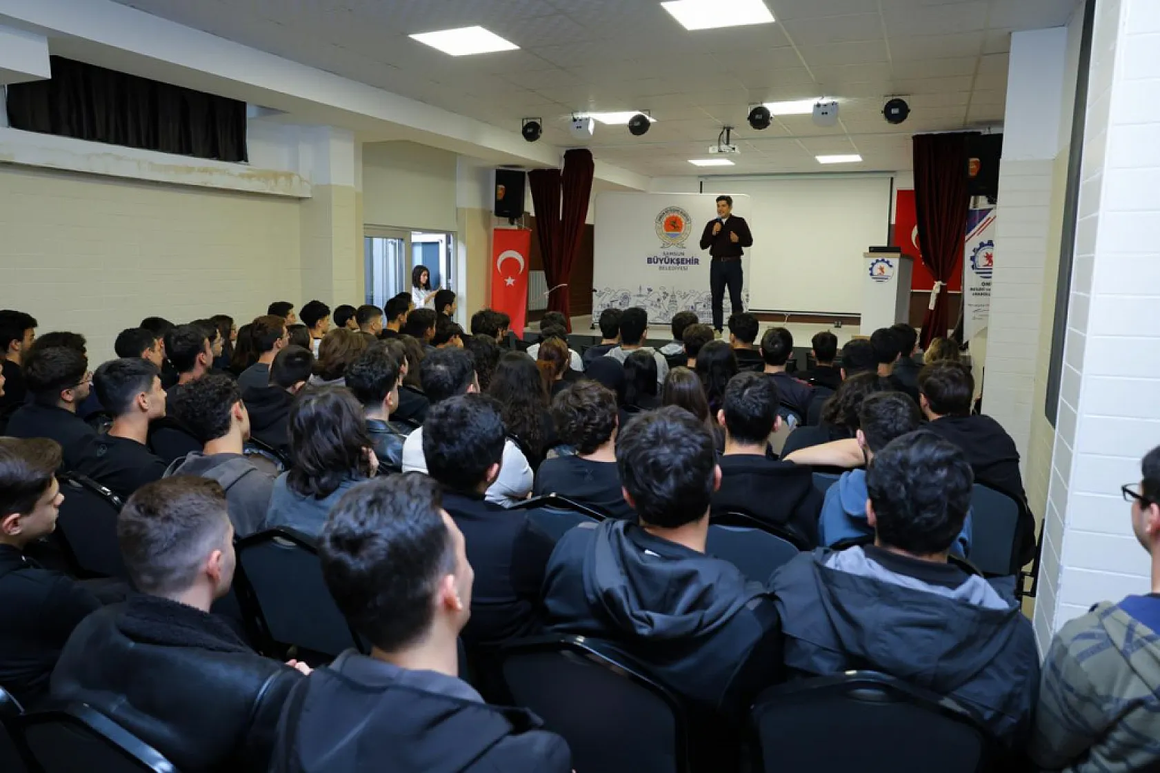 Petek Genç Lgs Yolculuğu Ve Petek Genç Kariyer Buluşmaları programları Başladı