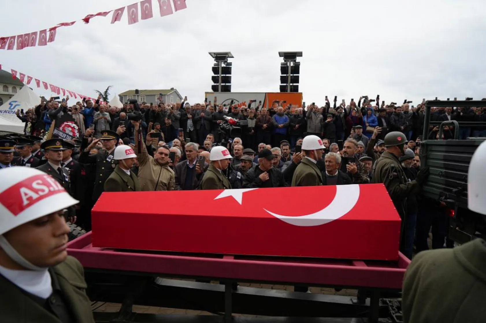 Türkiye şehitlerini uğurladı