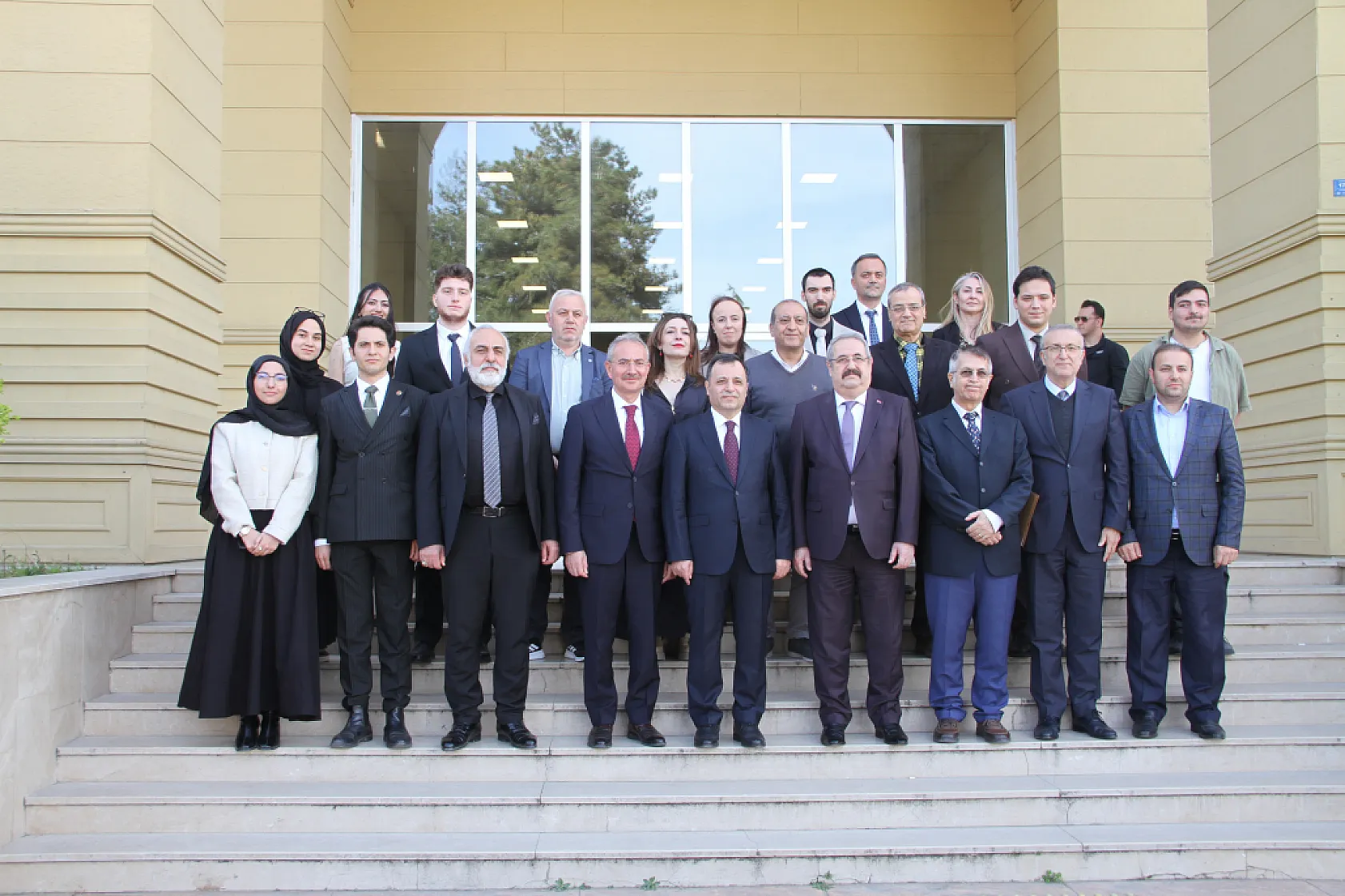 Türk hukukunun önemli ismi Başgil unutulmadı