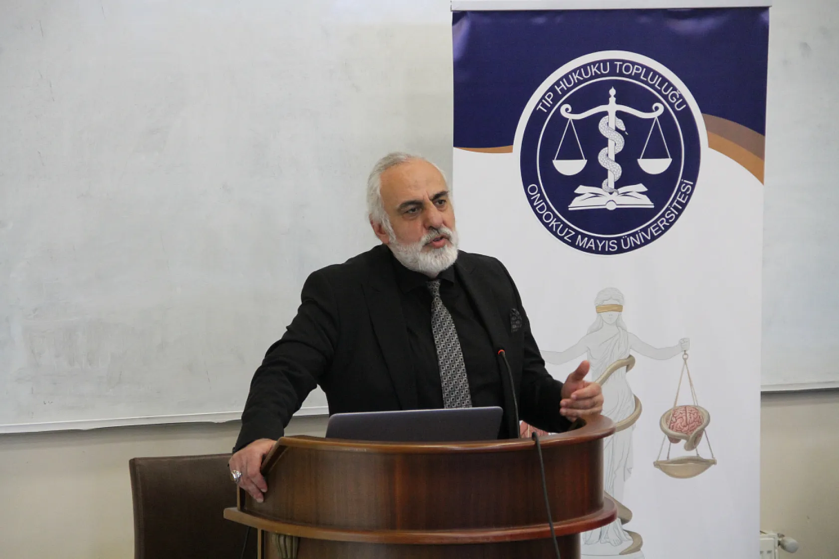 Türk hukukunun önemli ismi Başgil unutulmadı