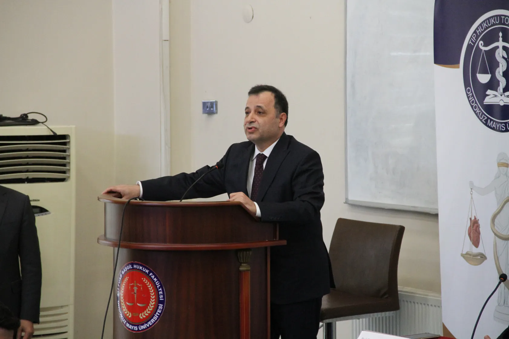 Türk hukukunun önemli ismi Başgil unutulmadı