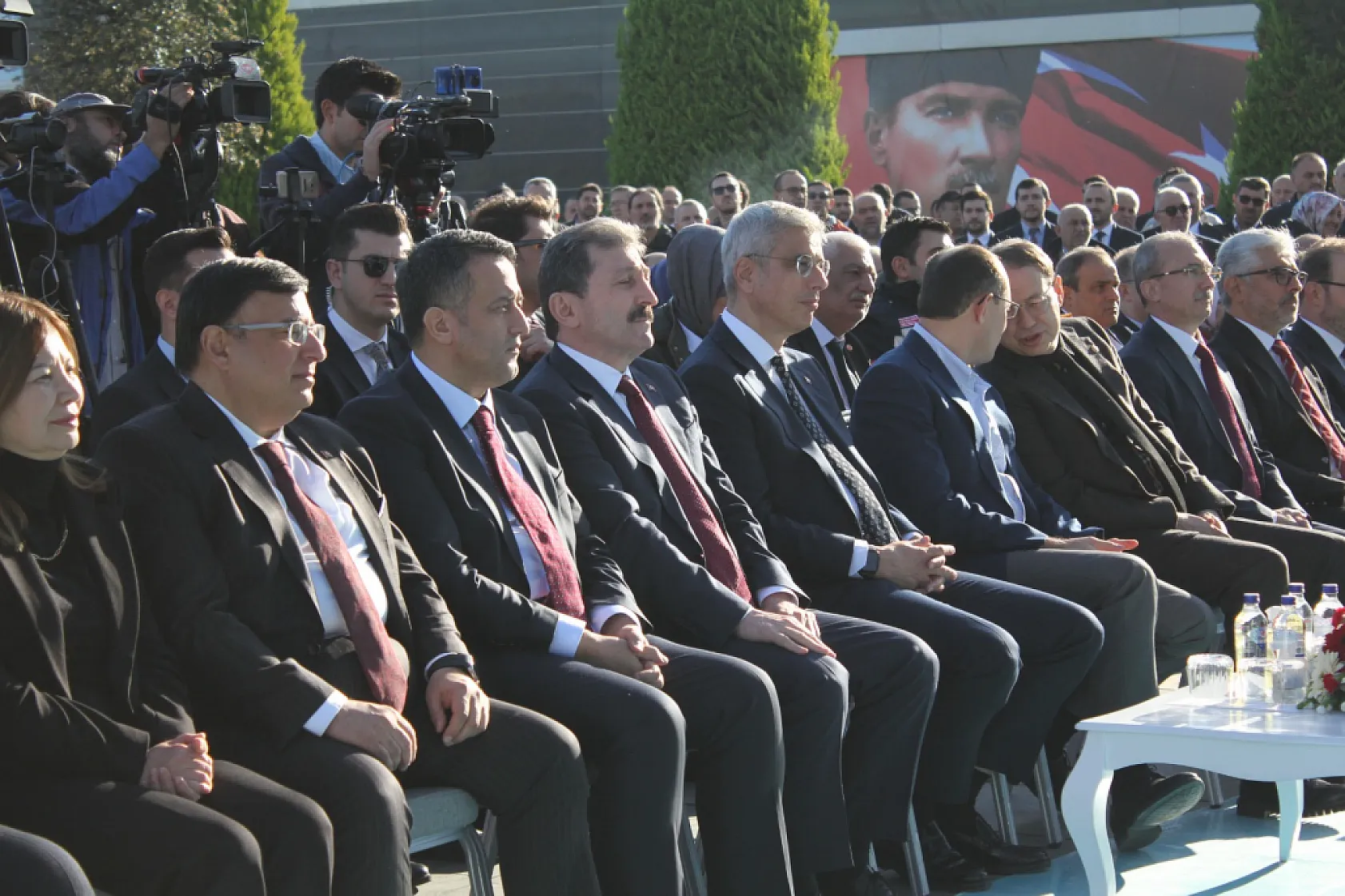 Türkiye'de Bir İlk: 100 Ambulans Aynı Anda Hizmete Girdi