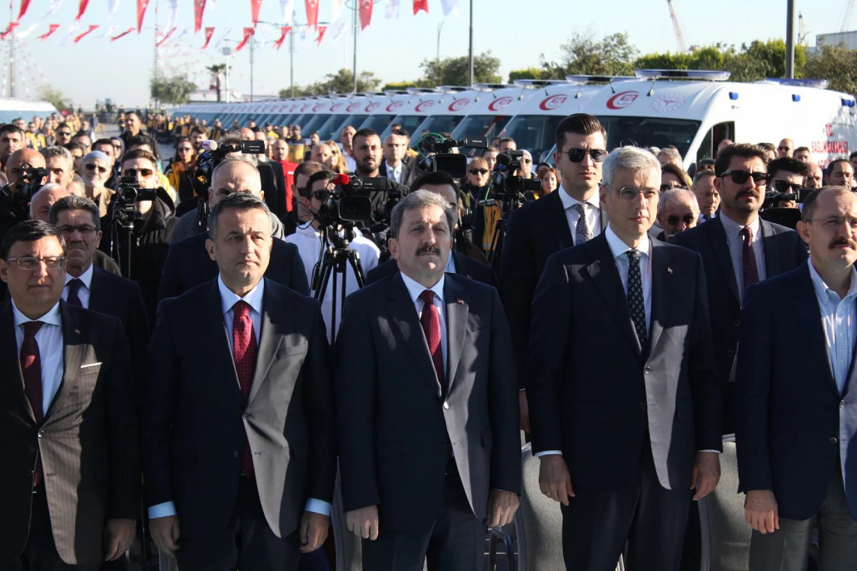 Türkiye'de Bir İlk: 100 Ambulans Aynı Anda Hizmete Girdi