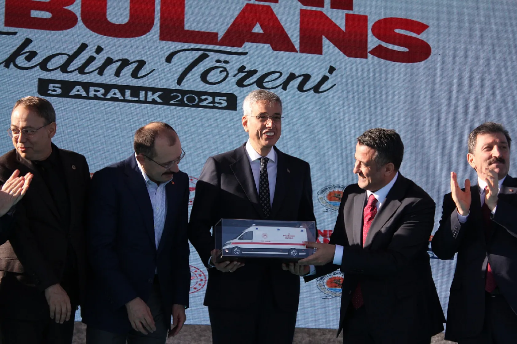 Türkiye'de Bir İlk: 100 Ambulans Aynı Anda Hizmete Girdi