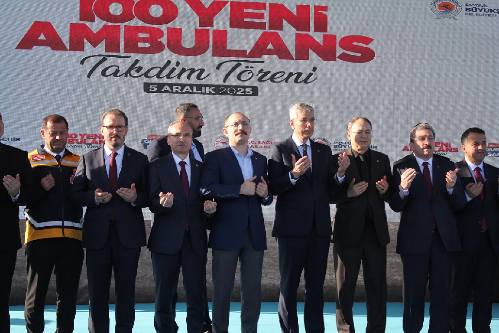 Türkiye'de Bir İlk: 100 Ambulans Aynı Anda Hizmete Girdi