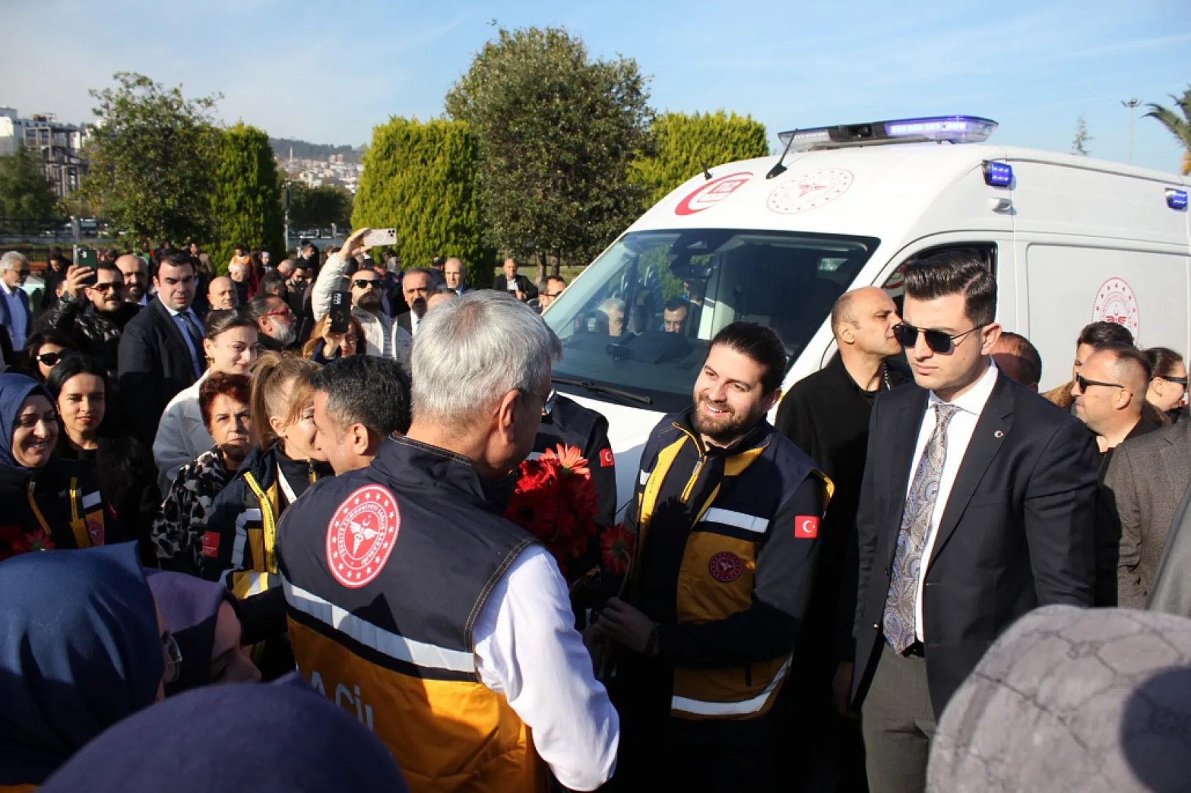 Türkiye'de Bir İlk: 100 Ambulans Aynı Anda Hizmete Girdi