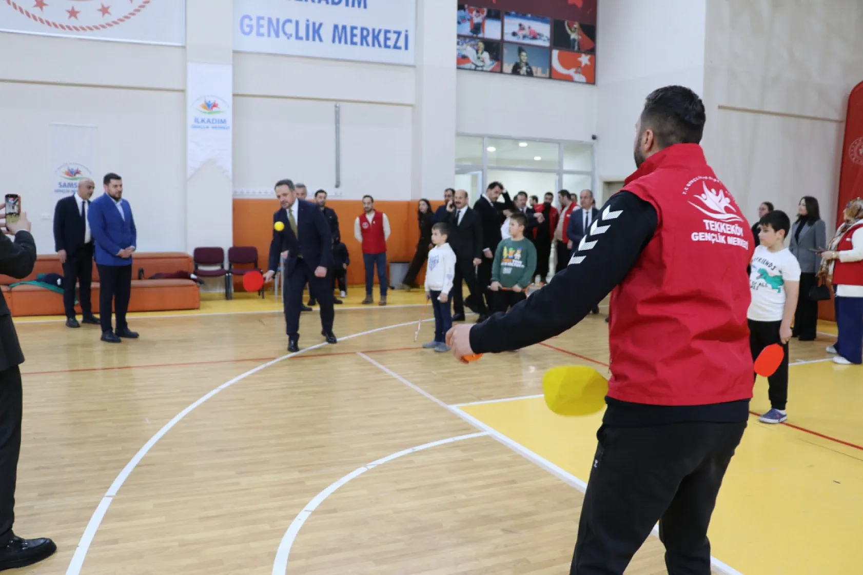 Pickleball Samsun'da Bakan yardımcısına tanıtıldı