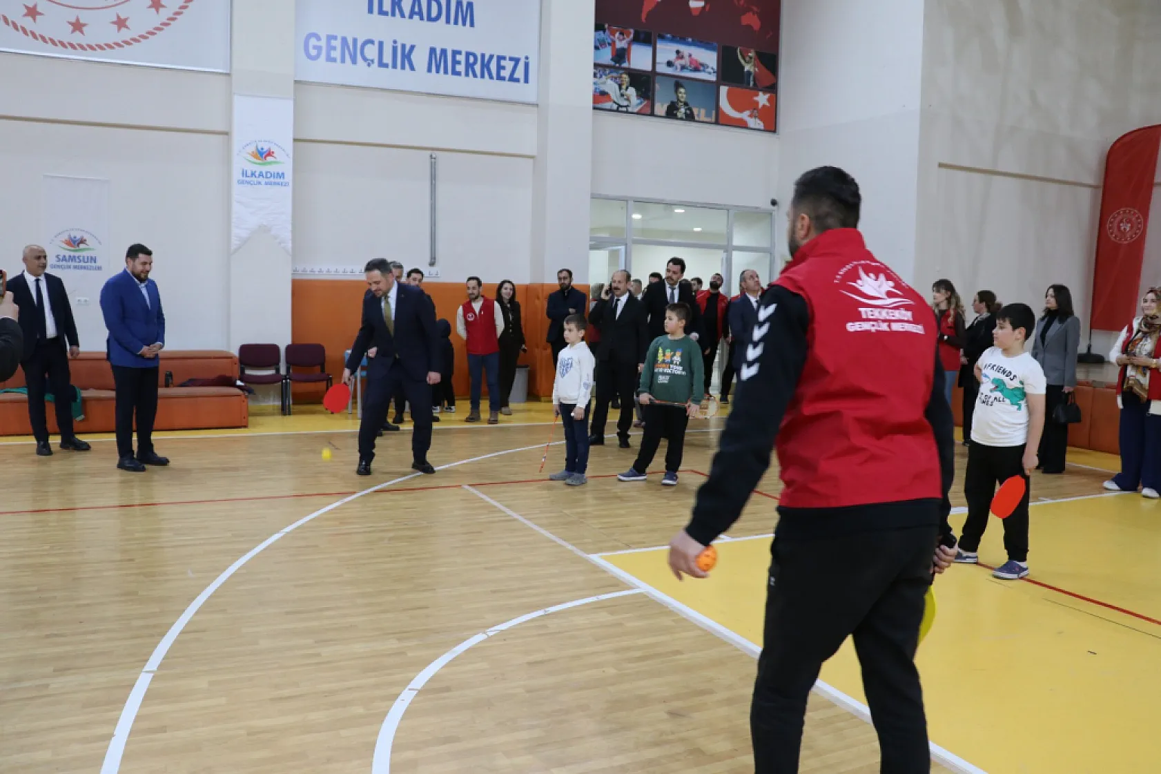 Pickleball Samsun'da Bakan yardımcısına tanıtıldı
