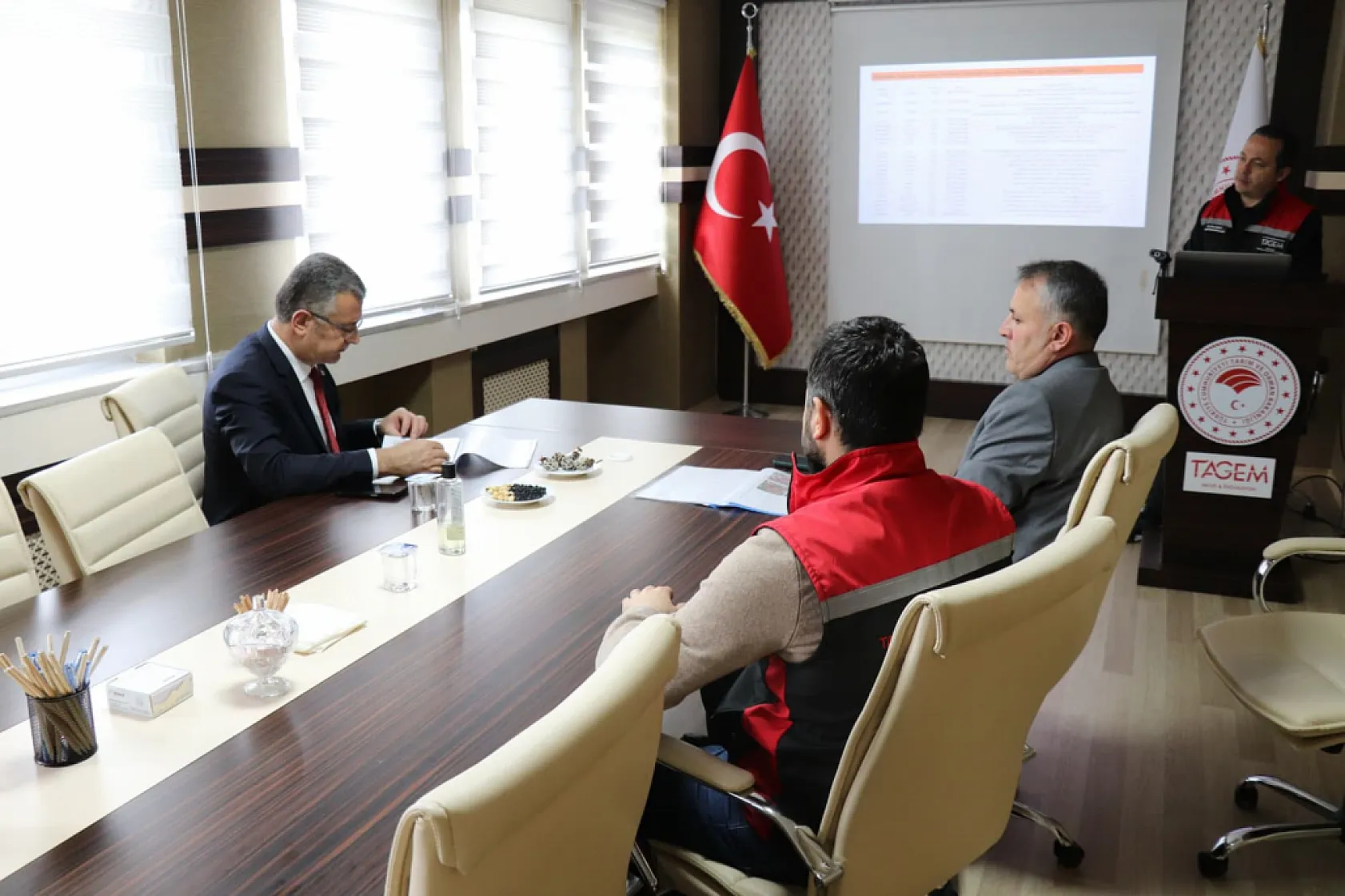 Samsun'da tarımsal Ar-Ge ile yeni yerli ve milli çeşitler hakkında bilgi alışverişinde bulunuldu