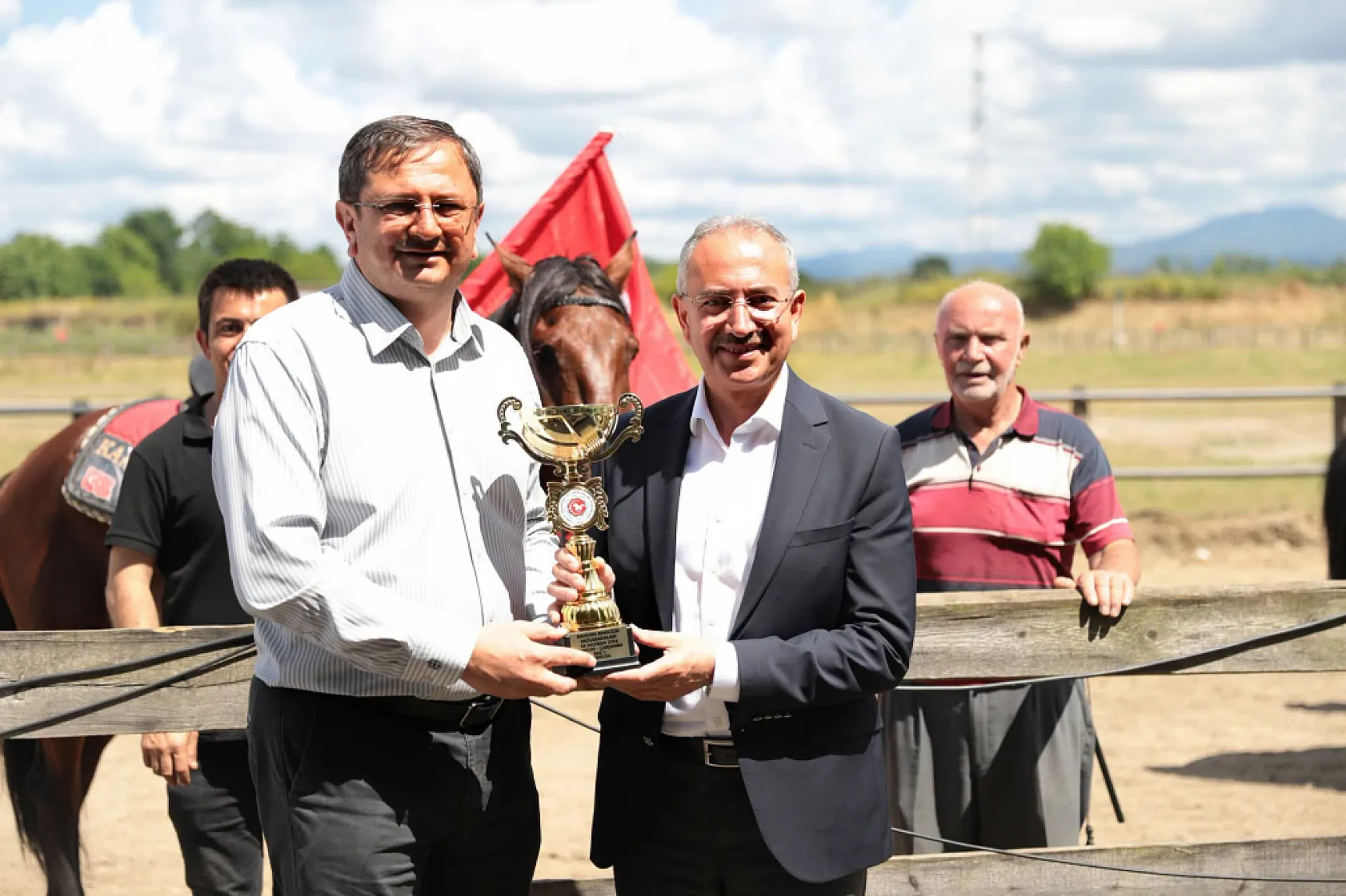 Samsun Çarşamba'da 63 at 7 kategoride kıyasıya yarıştı