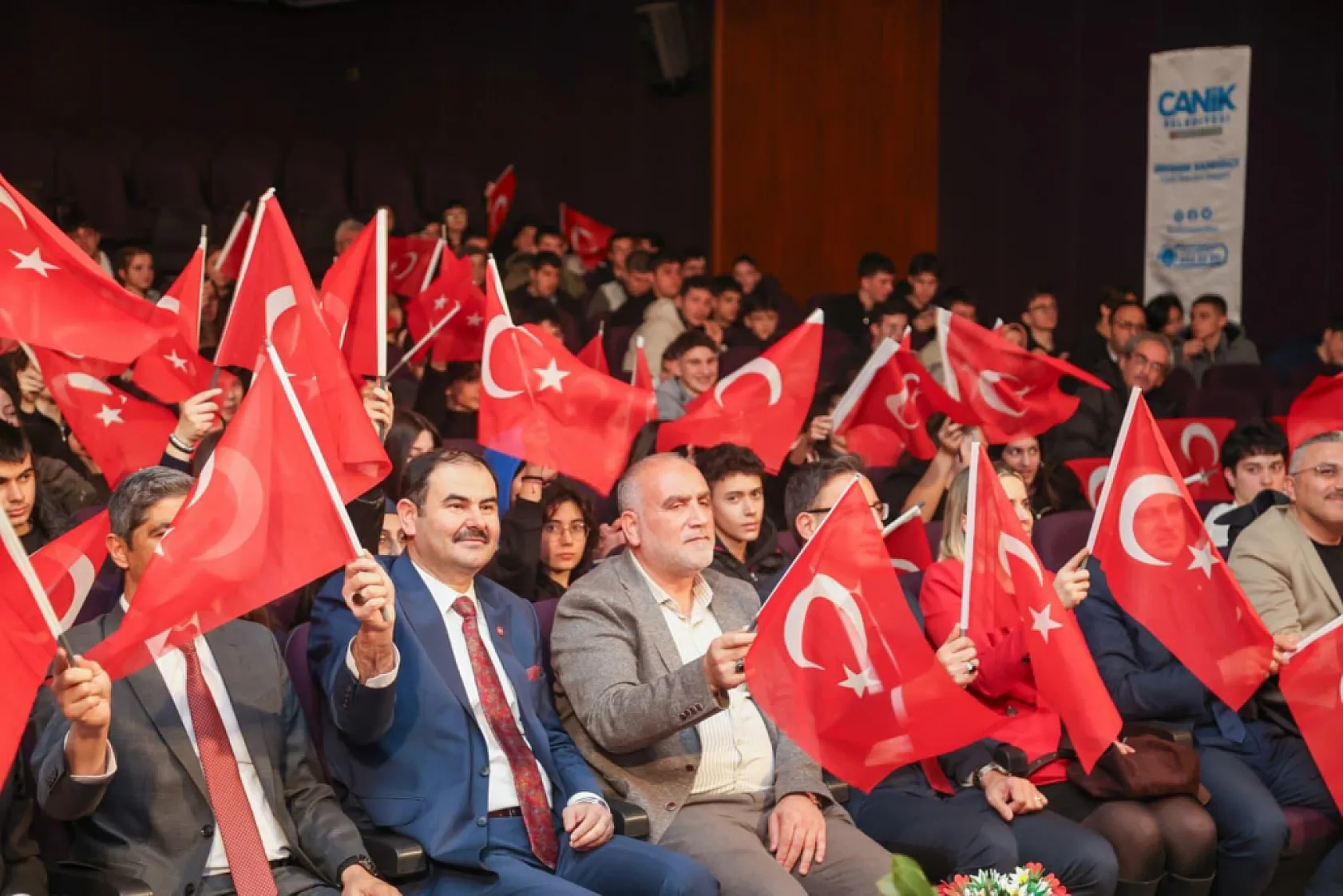 Canik'te Gençler Ödüllerine Kavuştu