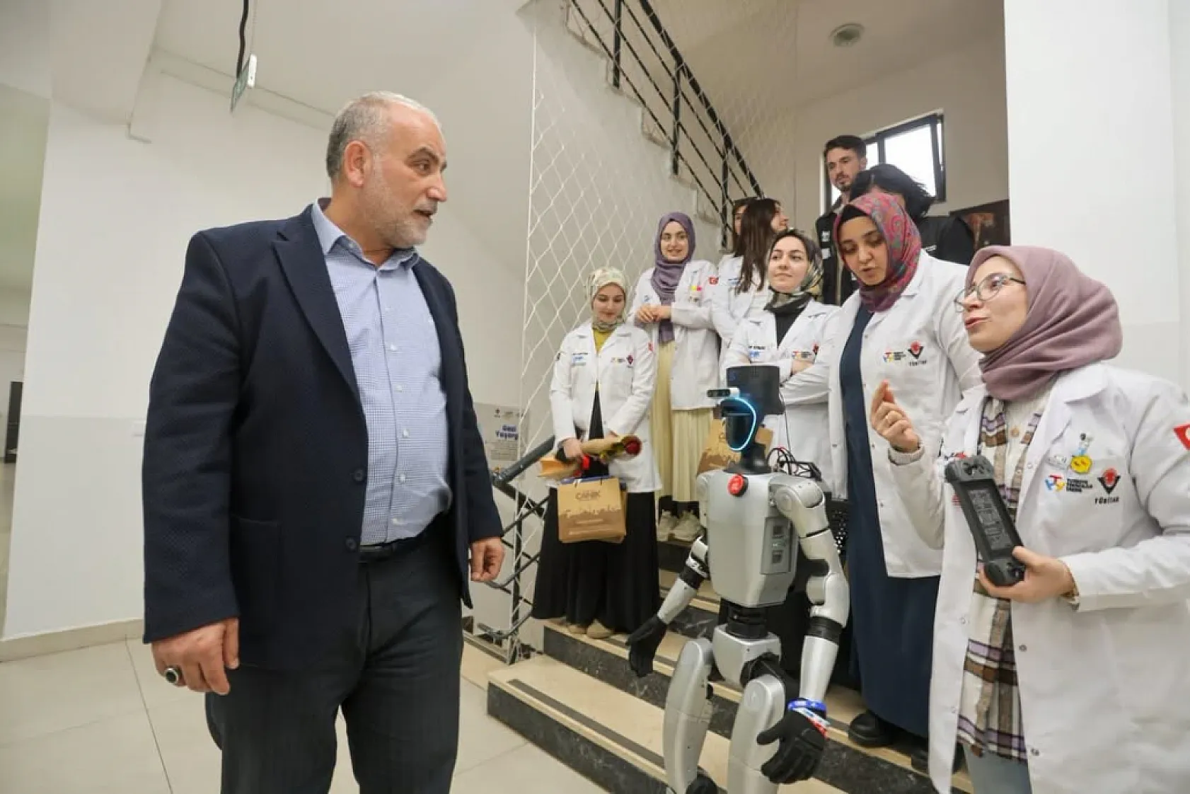 CANİKMAN öğrencilerle buluşmak için yola çıkıyor