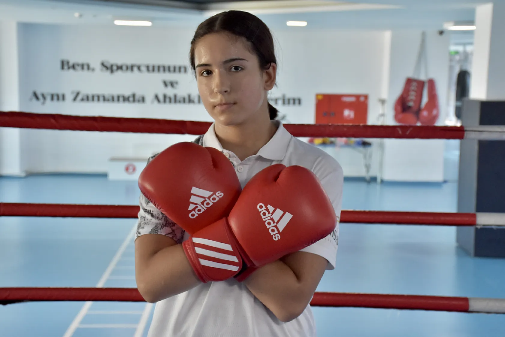 Babasının yönlendirmesiyle başladı, altın madalya için ringe çıkacak