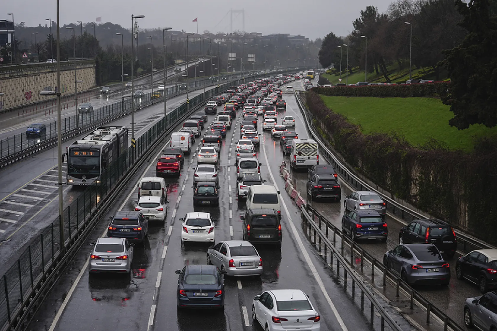 Akaryakıta indirim geldi ama zam kapıda! 14 Nisan 2026 benzin, motorin ve LPG fiyatları açıklandı