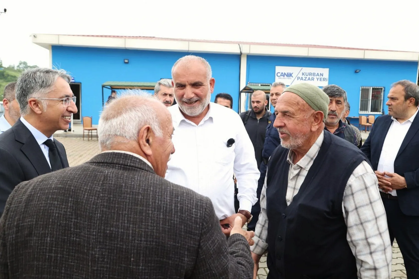 Canik Kurban Pazarı'na Akın: Vatandaş da Üretici de Memnun
